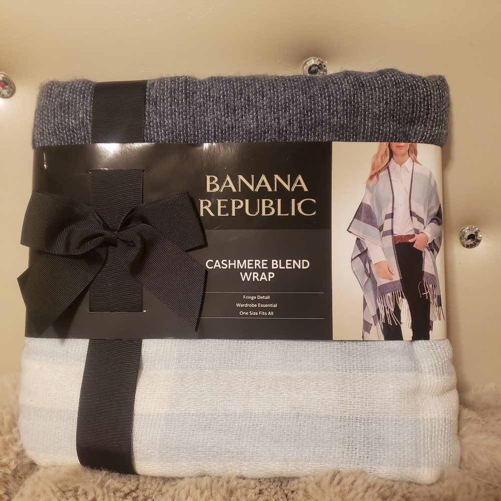 Banana Republic Cashmere Blend Wrap NWT - Picture 5 of 5